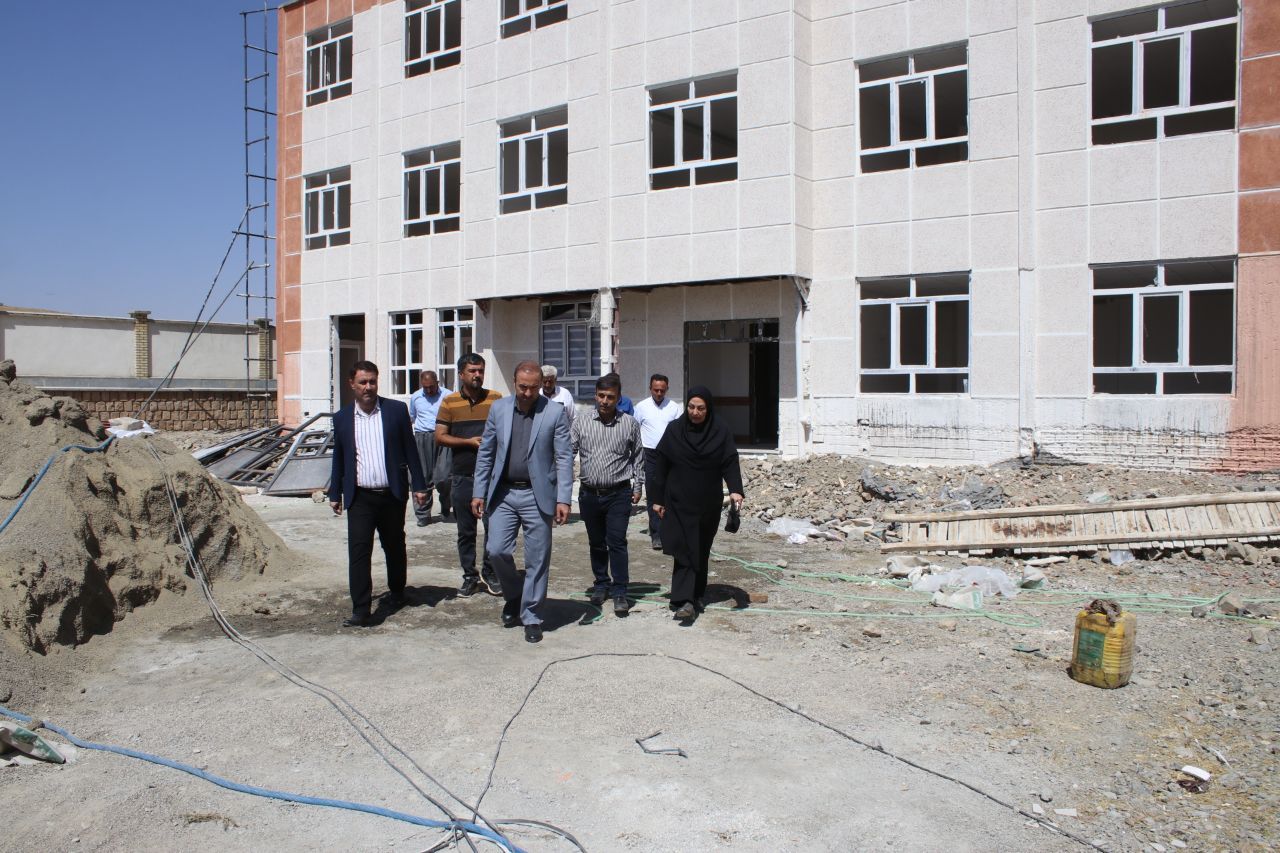 بازدید فرماندار شهرستان بوکان از پروژه احداث مدرسه روستای شهریکند