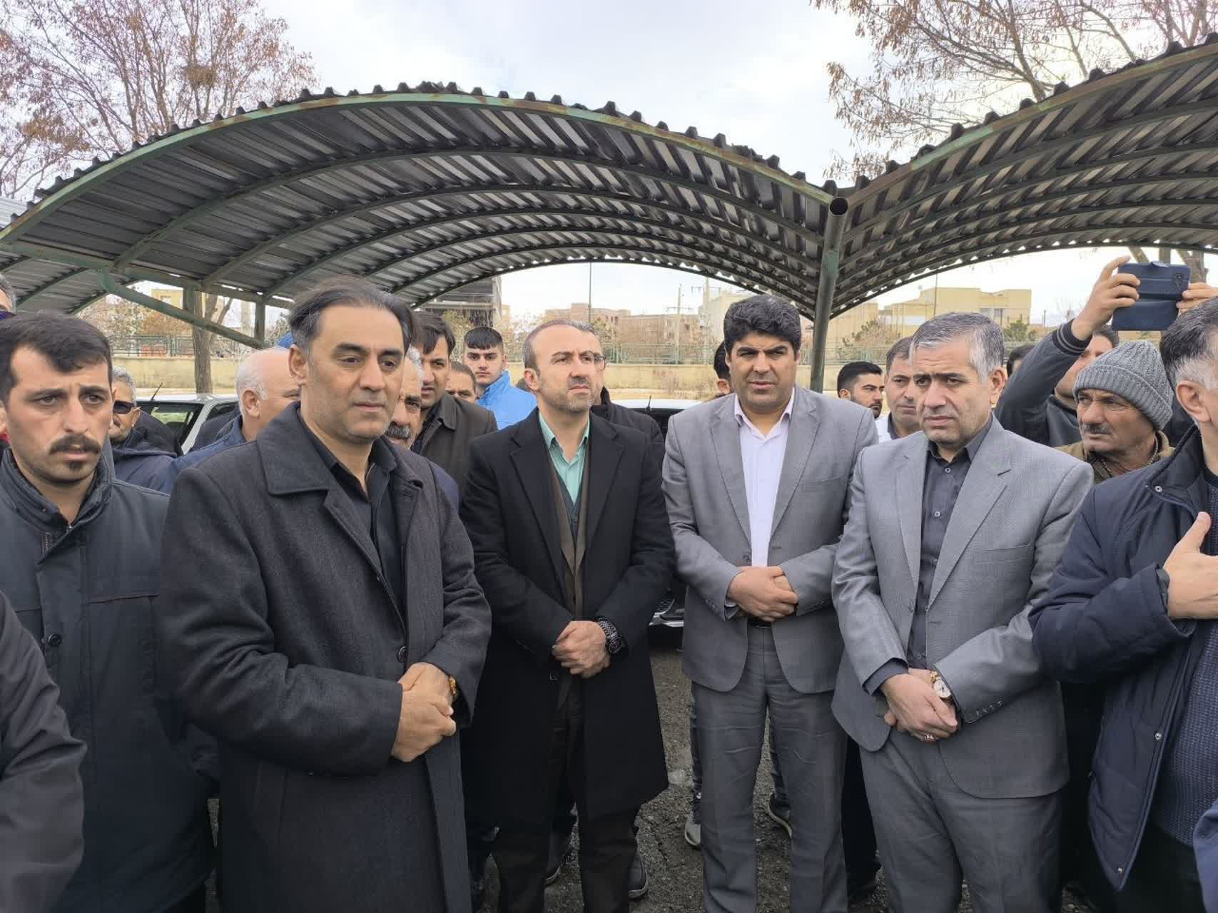 تجلی همدلی و انسانیت مردم بوکان در مراسم وداع با دیانا اسماعیلی دانش‌آموز بوکانی