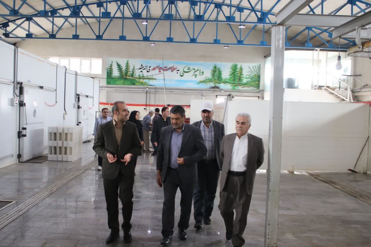 💢حمایت از بخشهای مختلف تولیدی با ارتقاء بخش سرمایه گذاری منطقه طی بازدید مسئولان از واحد قطعه بندی و بسته بندی گوشت در شهرک صنعتی شهرستان بوکان