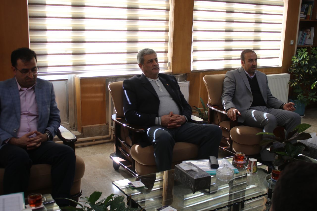بازدید مسئولین شهرستانی و استانی از شروع آسفالت راه روستایی آغوتمان و پروژهی لکهگیری و روکش راههای روستایی حمامیان و کوسه-قازلیان