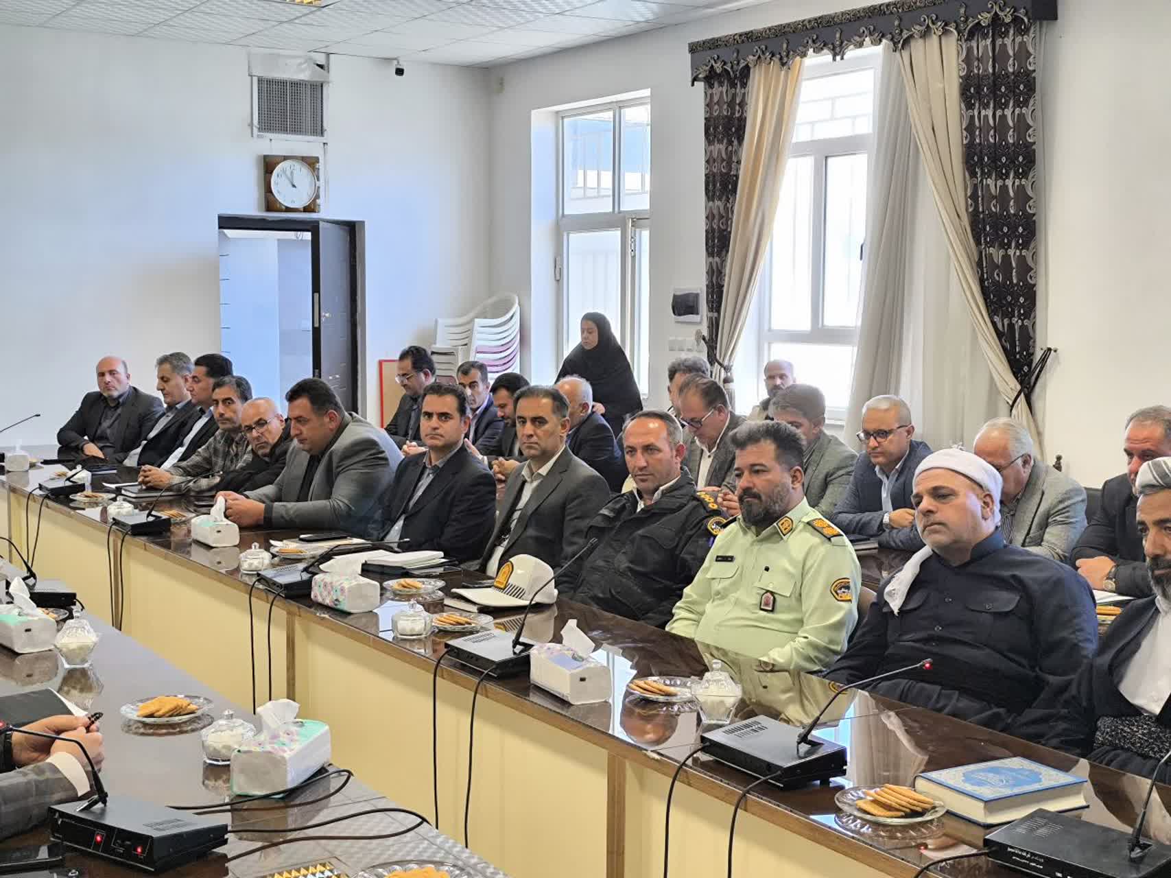 💢برگزار جلسه شورای اداری شهرستان در شهر سیمینه