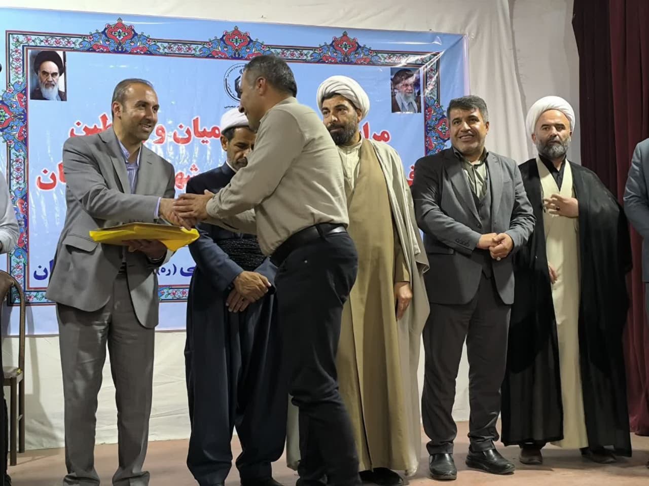 مراسم تجلیل از حامیان ایتام و رابطین فرهنگی شهرستان بوکان