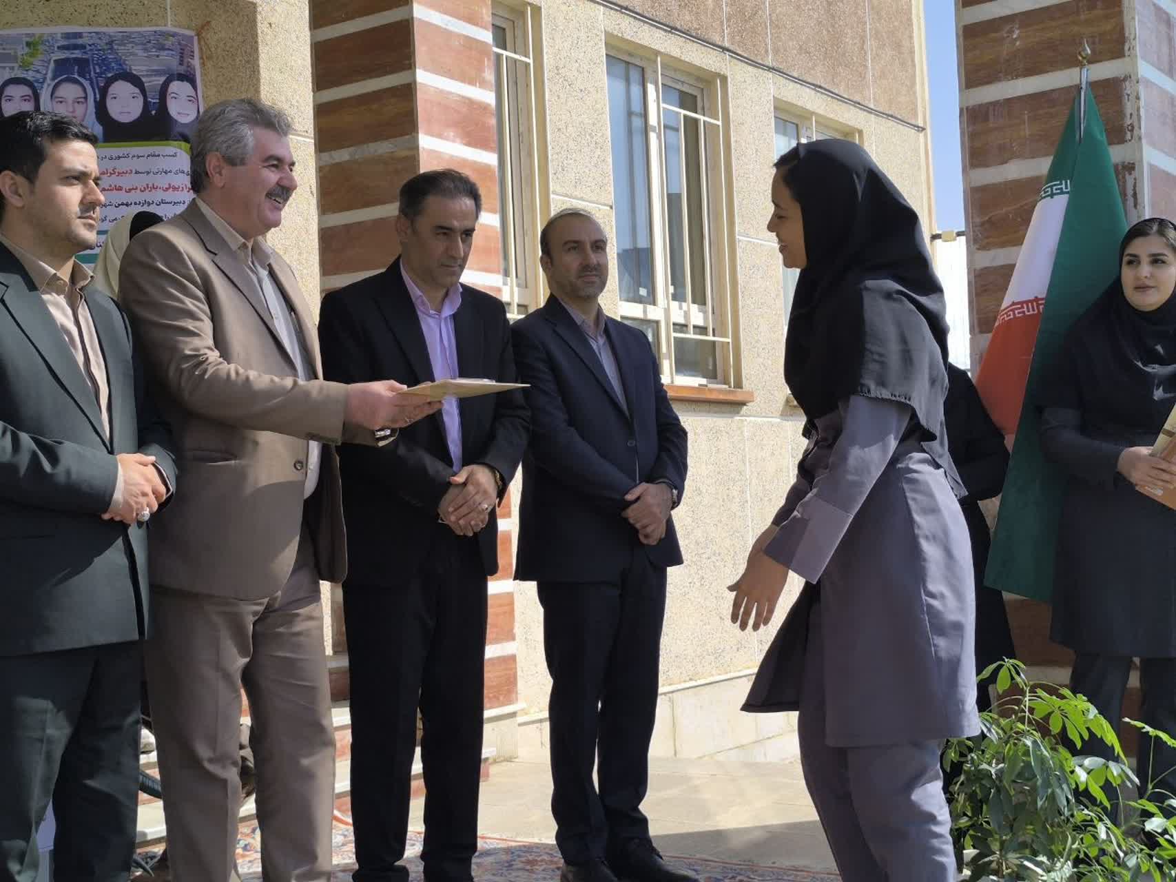 💢درخشش بیسابقه دانشآموزان بوکانی در کنکور و جشنواره خوارزمی؛ نویدبخش آیندهای روشن برای شهرستان