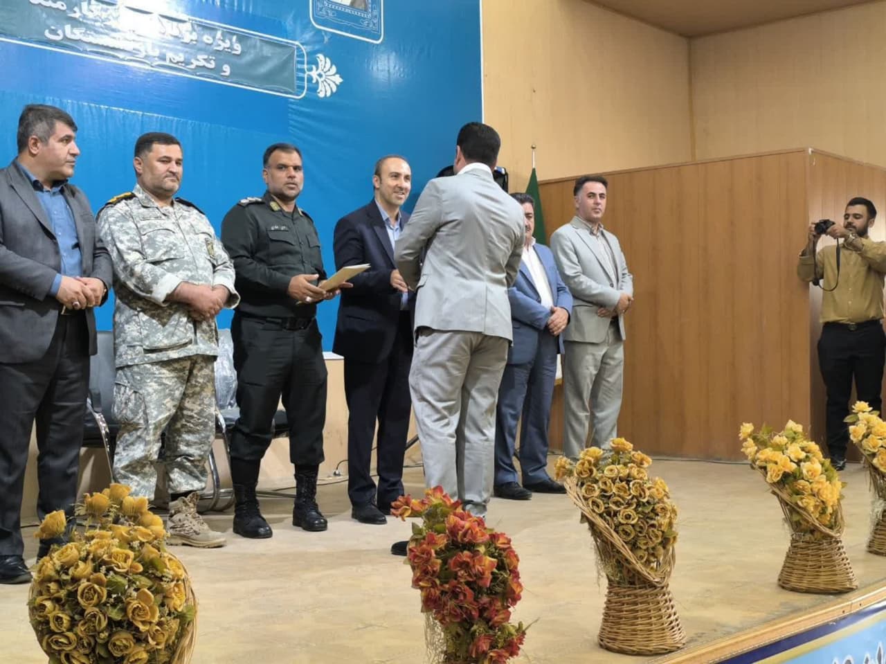 تکریم بازنشستگان و گرامیداشت روز کارمند