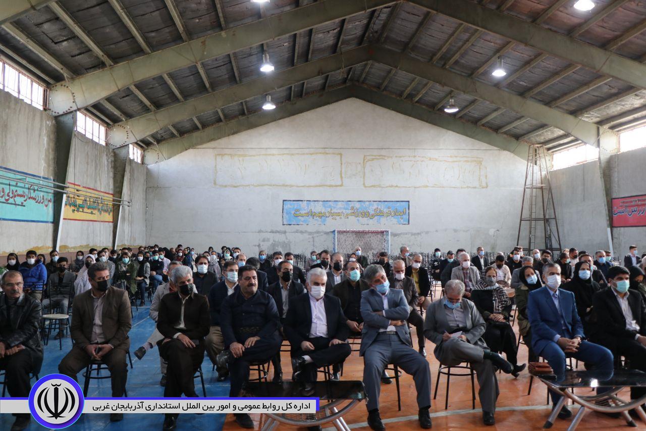 فرماندار بوکان : تا توانی به جهان خدمت همنوعان کن/به دمی یا دِرَمی یا قلمی یا قدمی