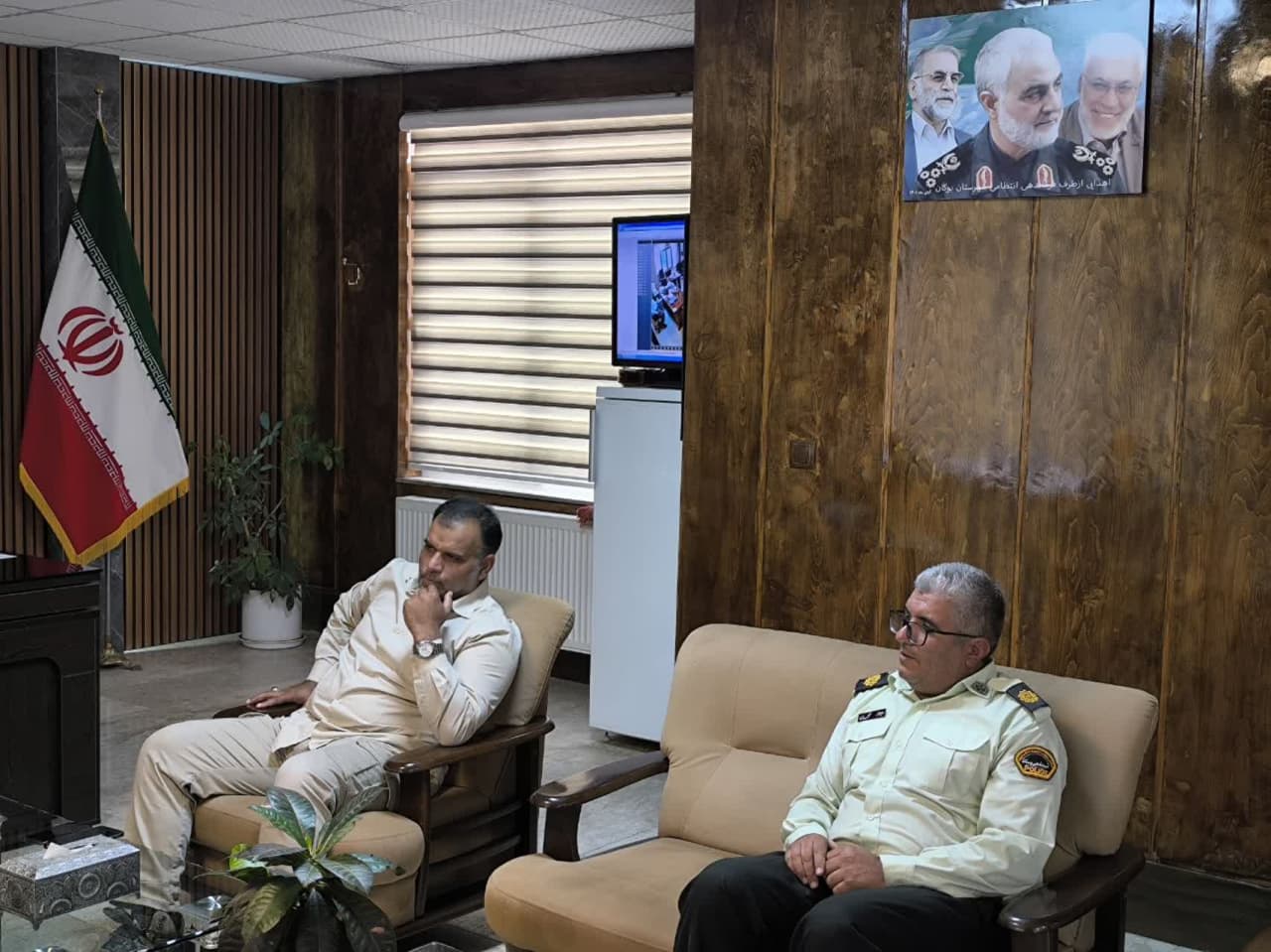 💢نشست مشترک فرماندار و فرمانده نیروی انتظامی بوکان در خصوص رسیدگی به مطالبات شهروندان پیرامون نظم عمومی شهر، رسیدگی به تخلفات مخلین نظم و متعرضین به بیت المال