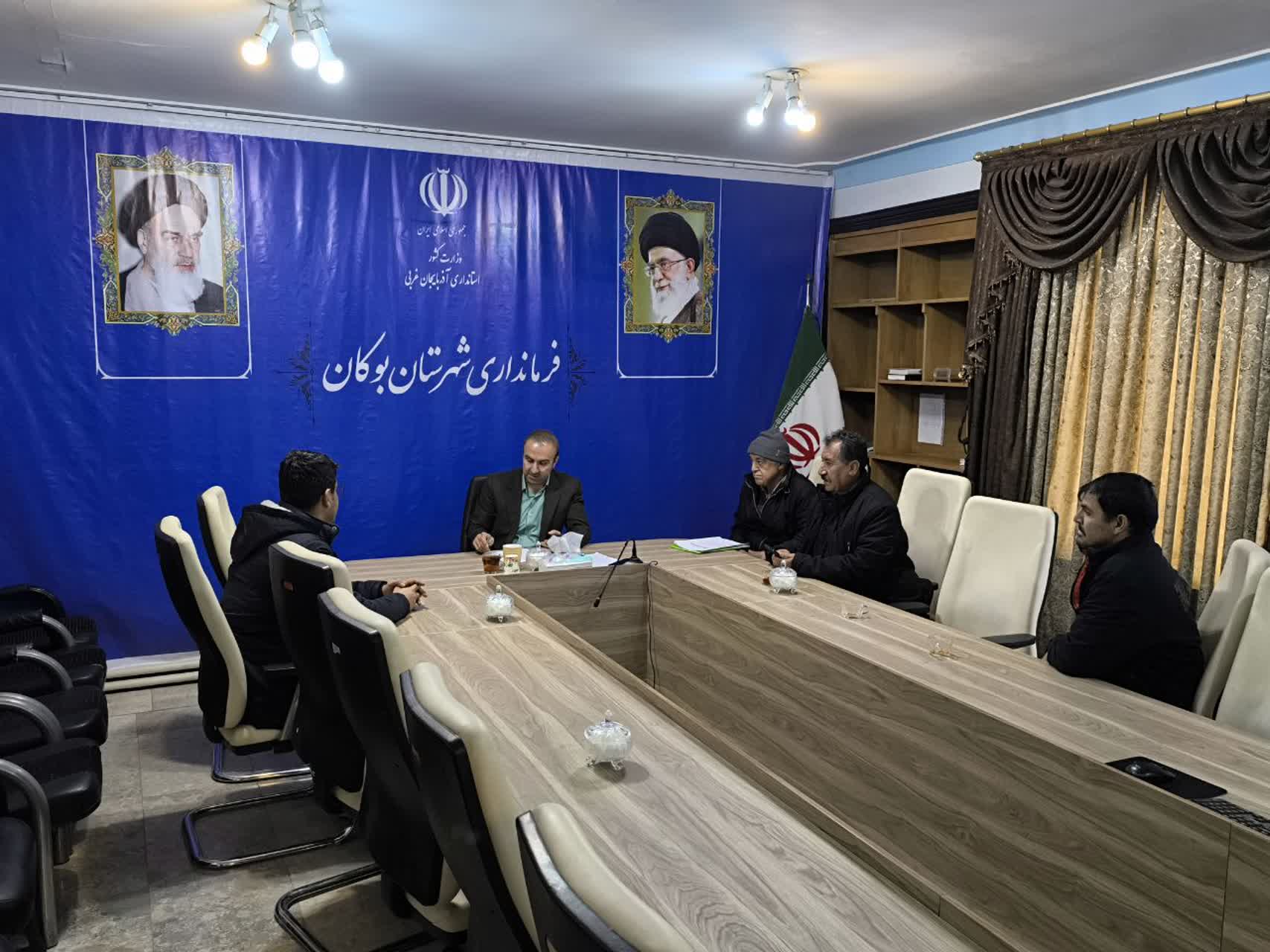 دیدار چهره به چهره فرماندار بوکان با شهروندان
