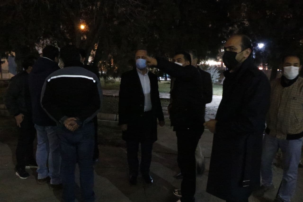 بازدید شبانه فرماندار شهرستان بوکان از گرمخانه شهرداری و مکان برگزاری جلسات انجمن NA