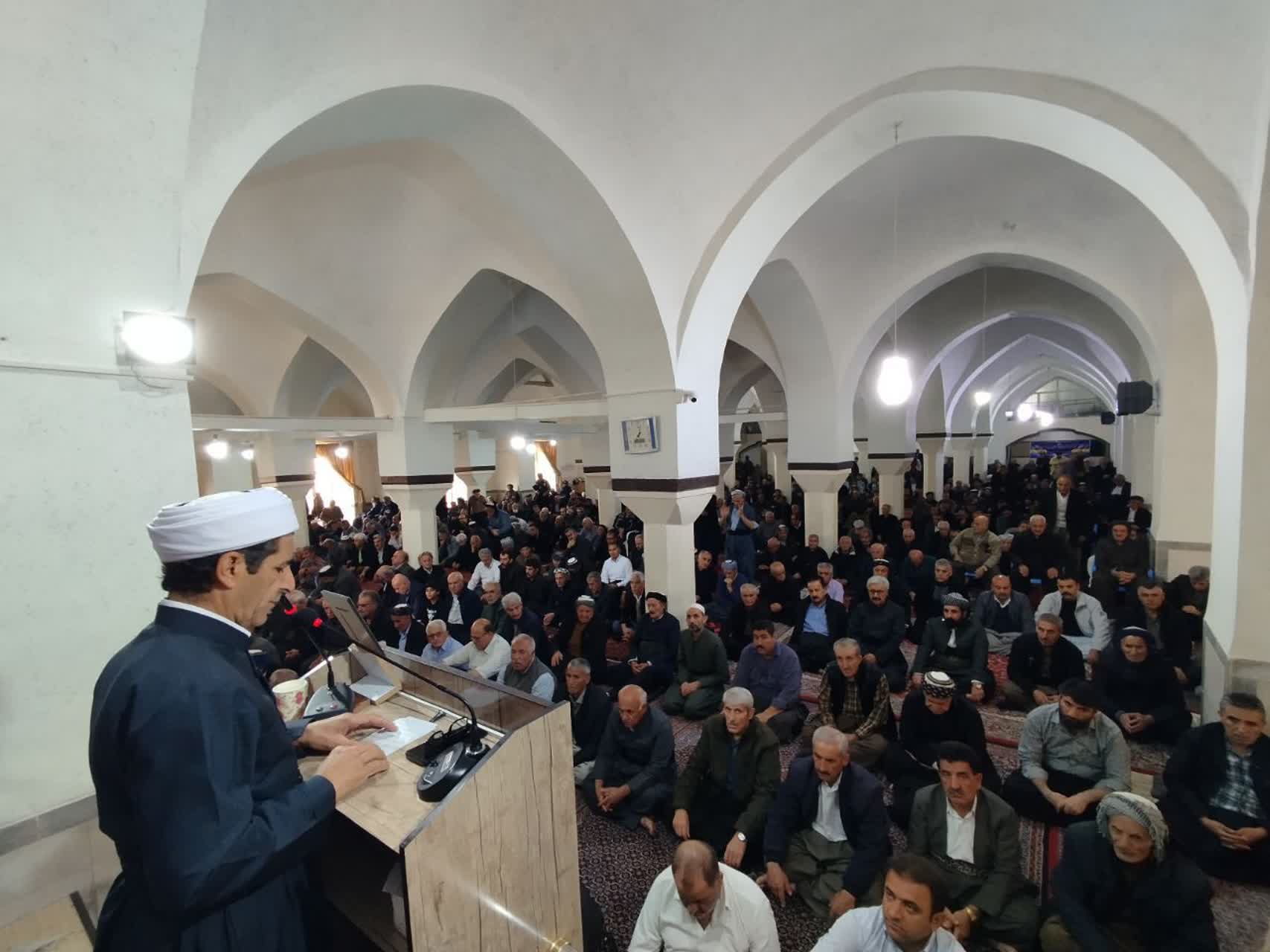 برگزاری نماز جمعه بوکان به امامت ماموستا عباس احمدی (امام جمعه بوکان)