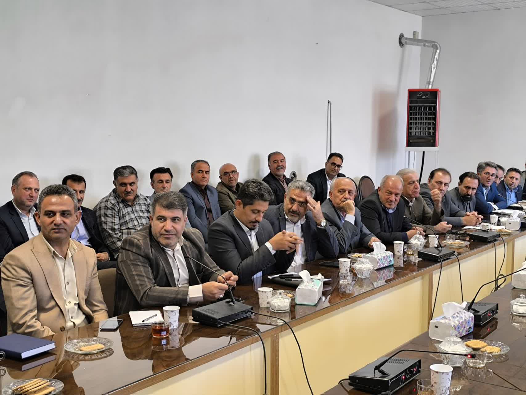 💢برگزار جلسه شورای اداری شهرستان در شهر سیمینه