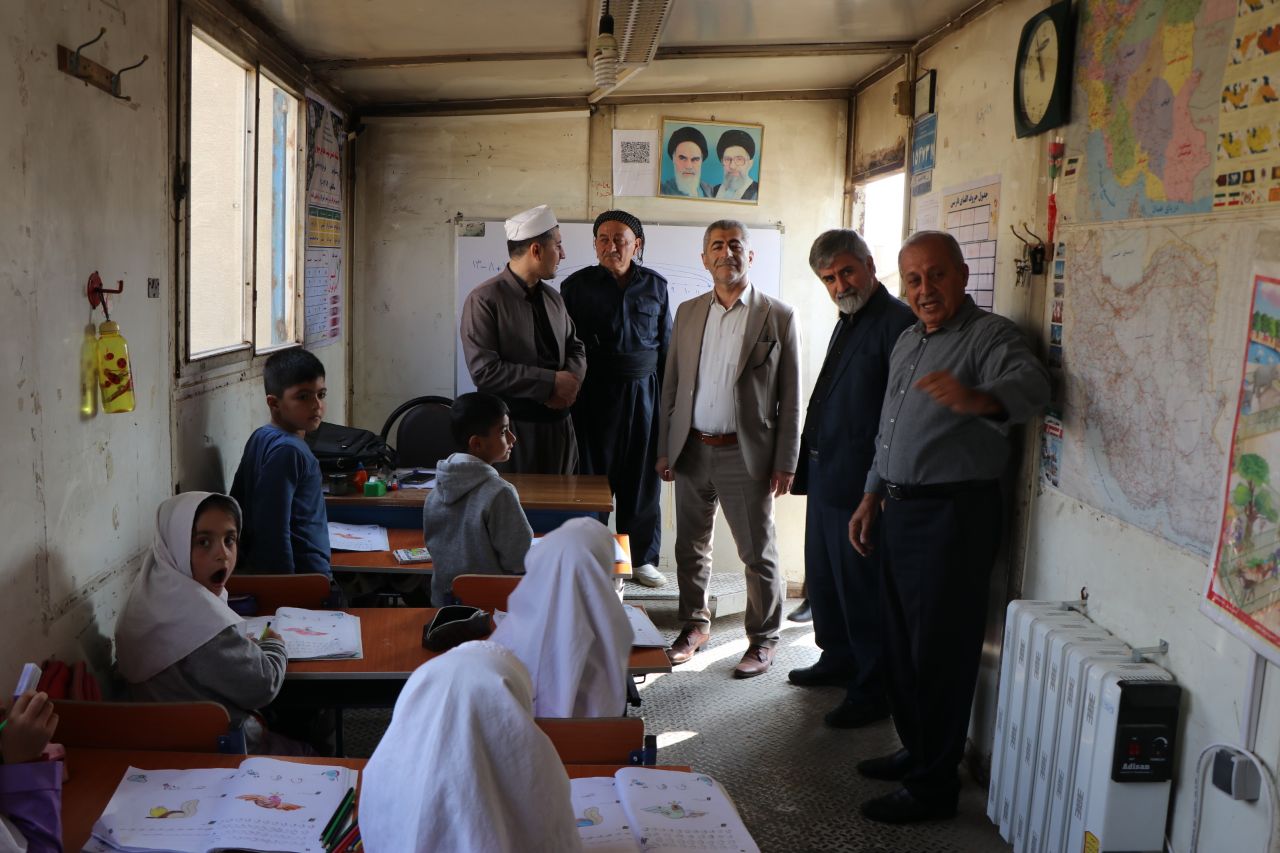 🇮🇷بازدید فرماندار شهرستان بوکان از مدرسه روستای قرمیش
