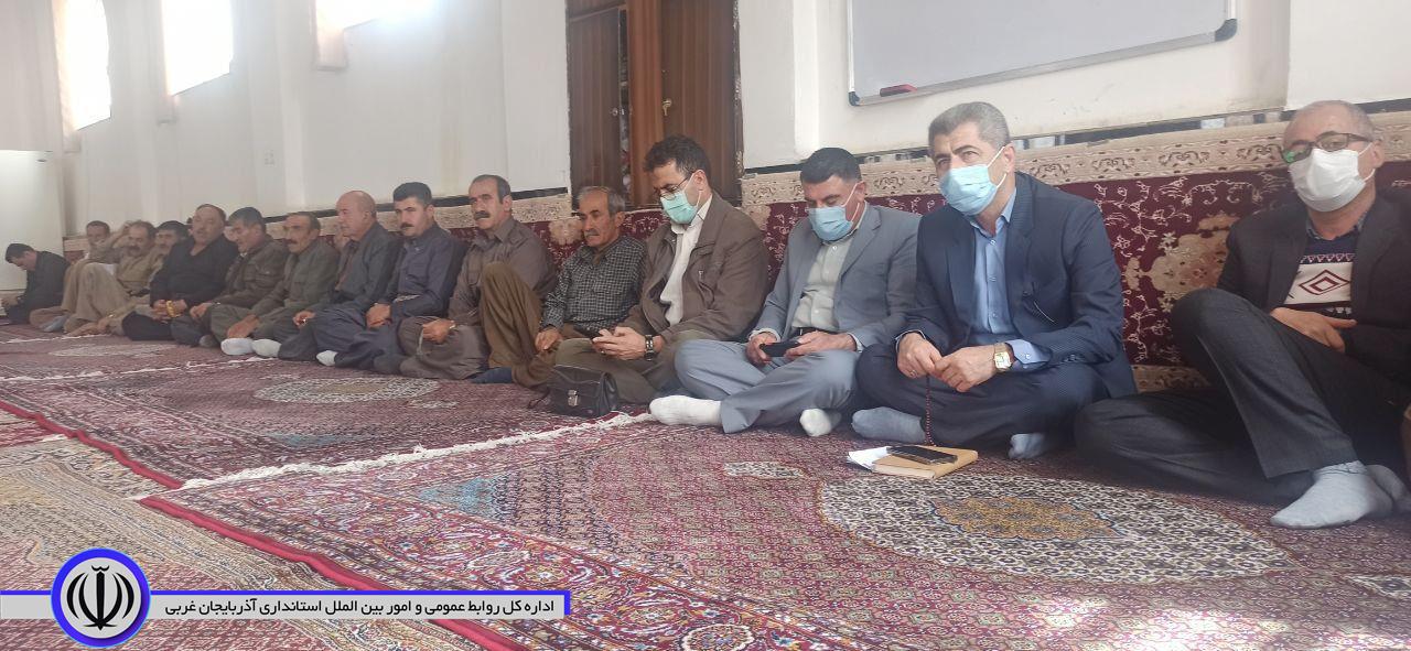 برپایی میز خدمت در مسجد جامع روستای کانی رش