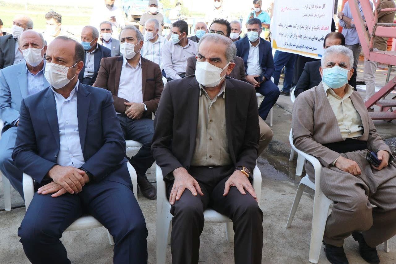 کارخانه تولید رب گوجهفرنگی و کنستانتره سیب در بوکان به بهرهبرداری رسید