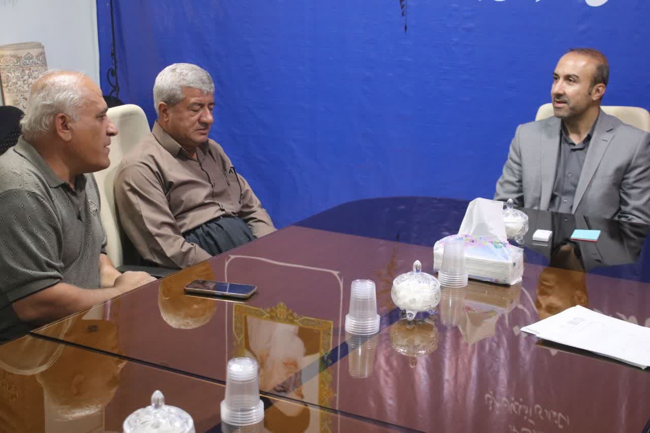 💢دیدار مردمی فرماندار شهرستان با شهروندان به روال چهارشنبه هر هفته ادامه دارد.