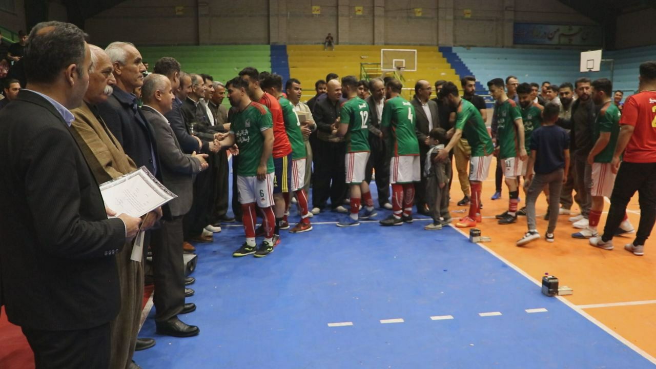  مسابقات فوتسال جام رمضان شهرستان بوکان با قهرمانی تکنو بازرگان و یاران قدیم به پایان رسید