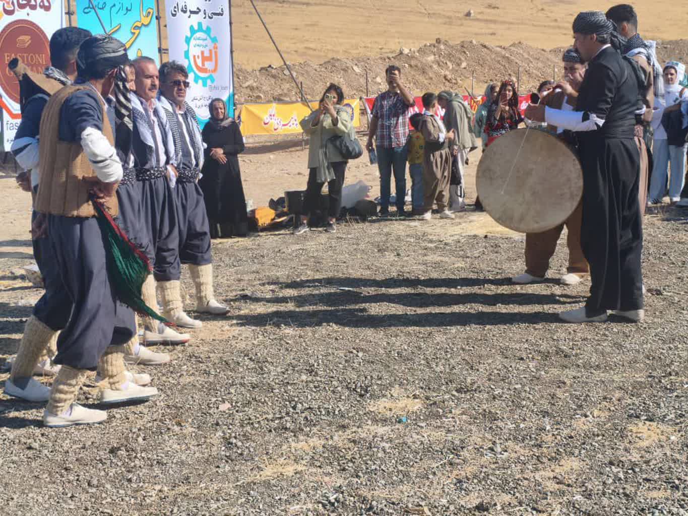 💢جشنواره پاییزه بوکان با حضور هنرمندان و ورزشکاران دو استان برگزار شد