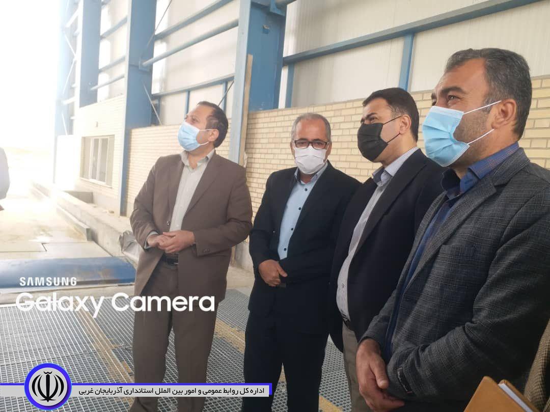 بازدید معاون برنامە ریزی و هماهنگی امور عمرانی فرماندار شهرستان بوکان از نحوه تحویل گندم