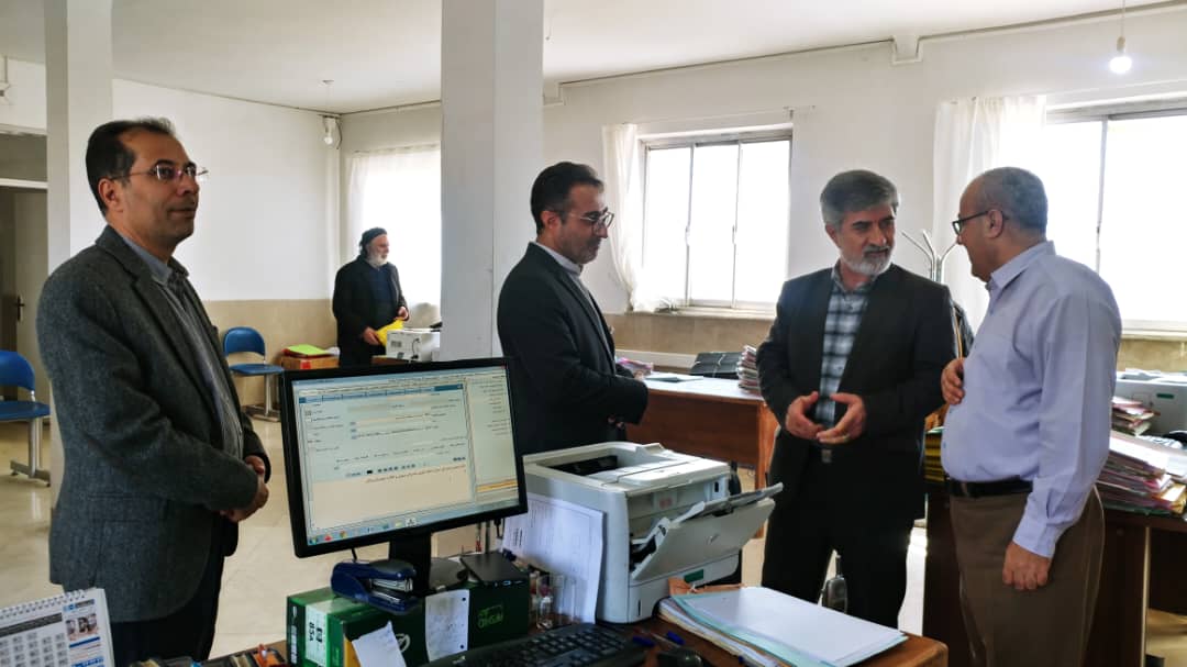 بازدید سرزده فرماندار شهرستان بوکان از اداره ثبت و اسناد این شهرستان