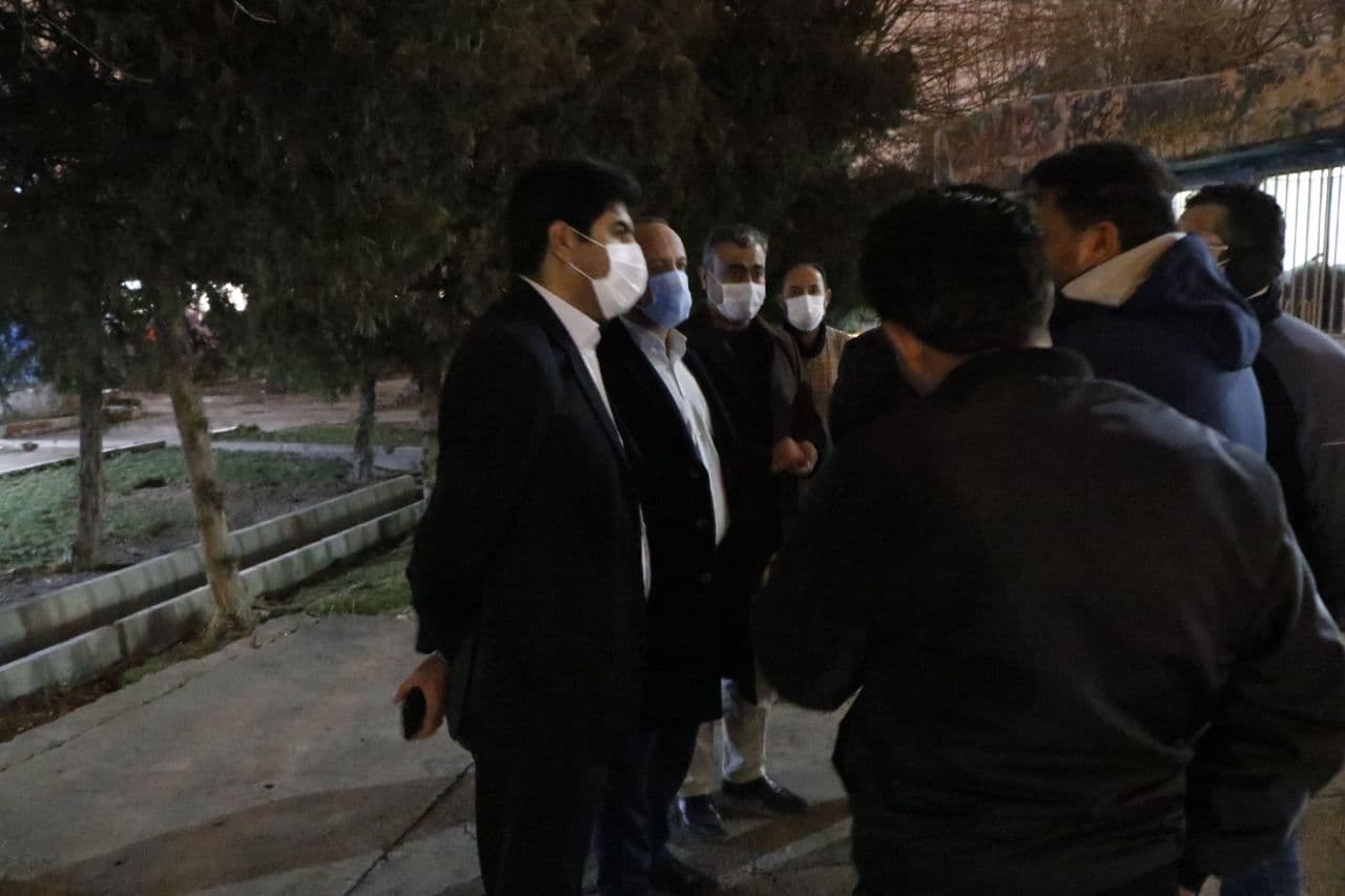 بازدید شبانه فرماندار شهرستان بوکان از گرمخانه شهرداری و مکان برگزاری جلسات انجمن NA