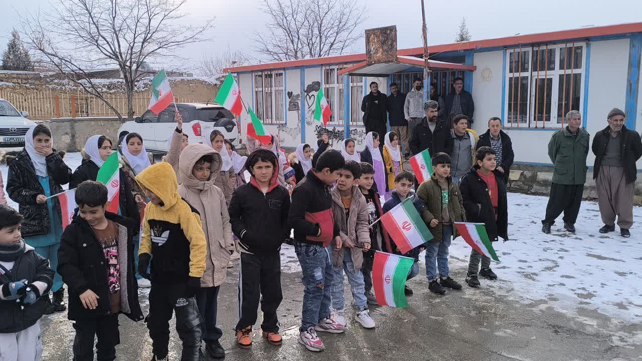 افتتاح مدرسه خیرساز در بوکان با حضور معاون رئیس جمهور