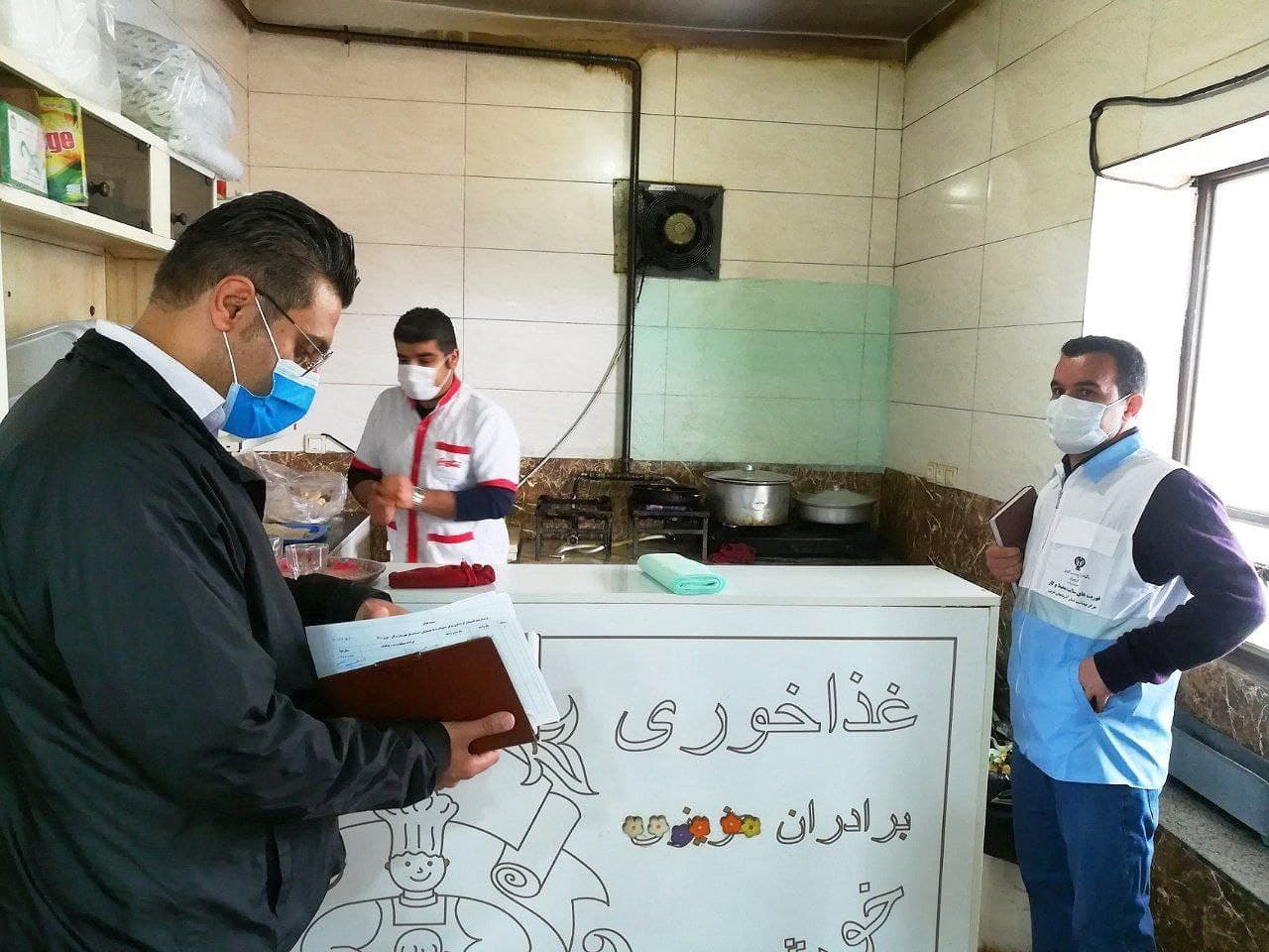 بازدید از مهمانپذیریها، پمپبنزینها و غذاخوریهای بینراهی
