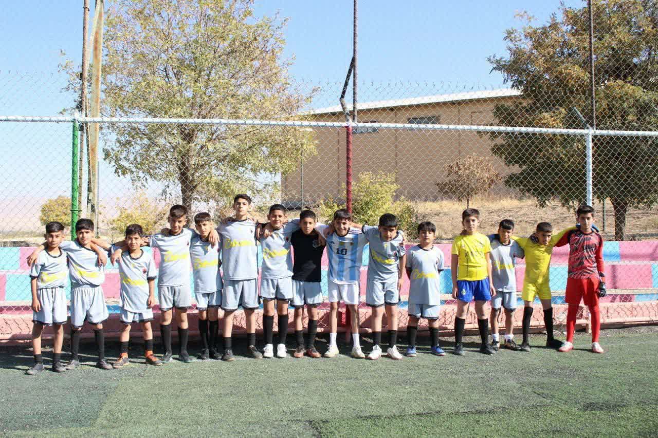 💢آیین افتتاح زمین چمن مصنوعی مجموعه ورزشی کارگران بوکان برگزار شد