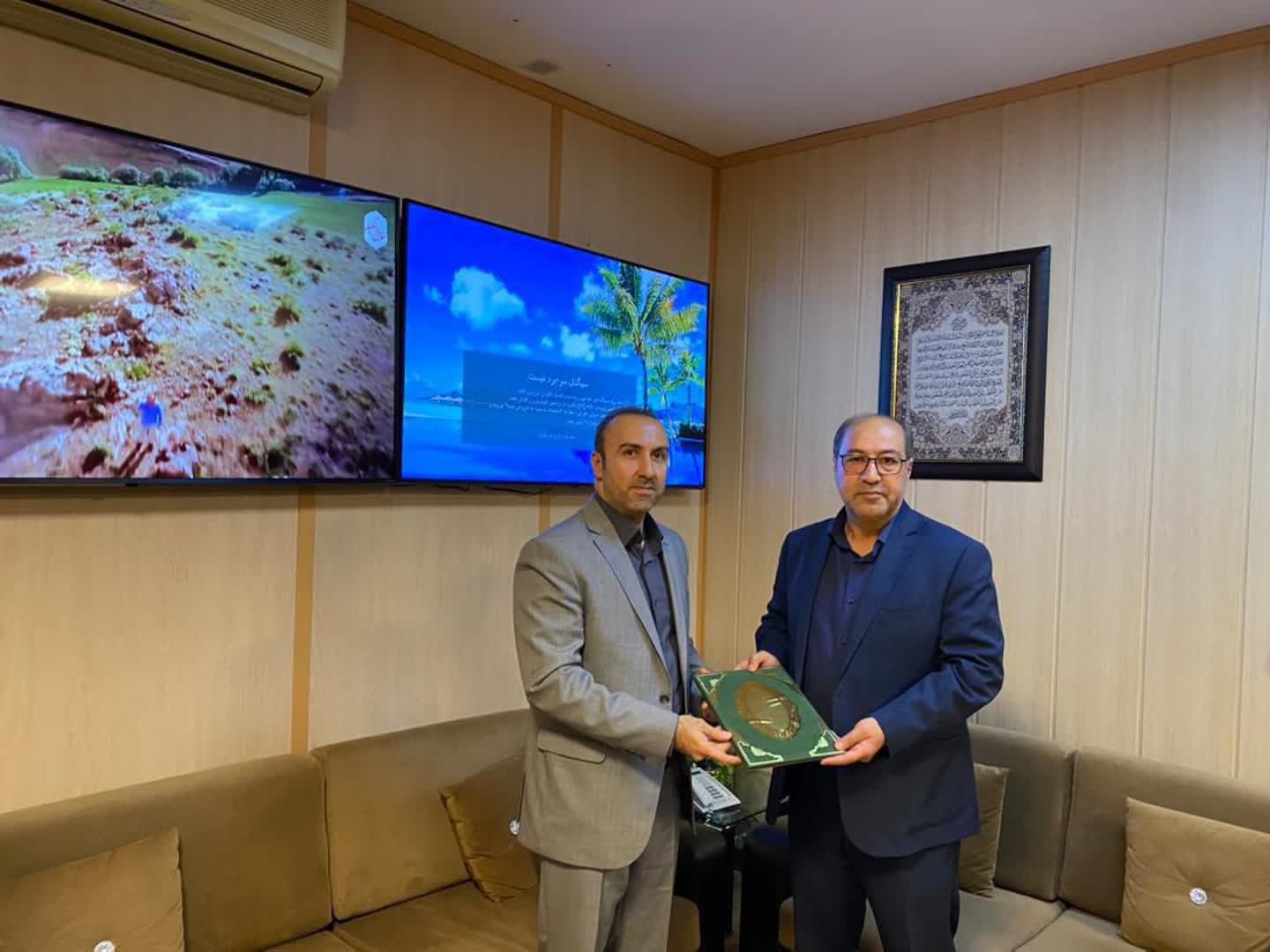 💢فرماندار بوکان از صدا و سیمای مهاباد تقدیر کرد