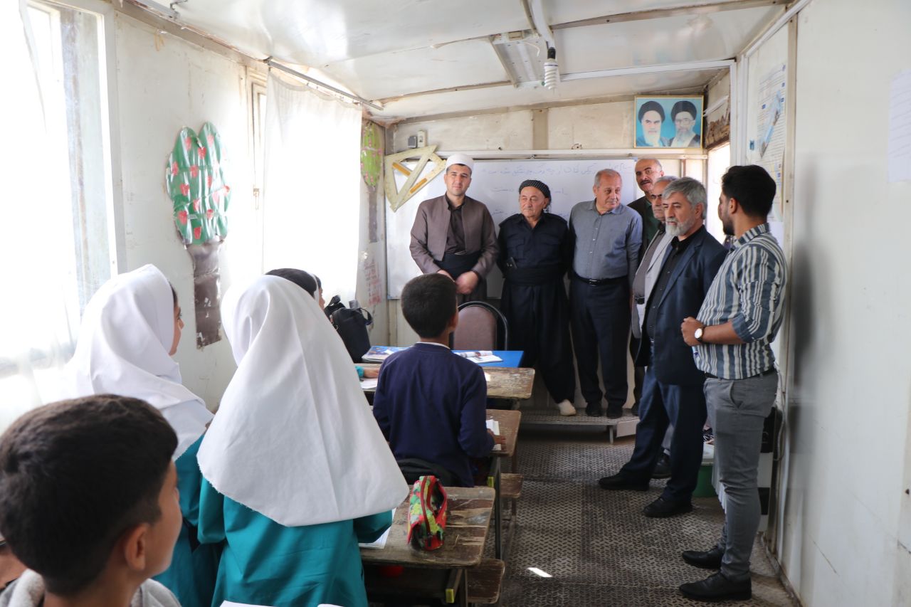 🇮🇷بازدید فرماندار شهرستان بوکان از مدرسه روستای قرمیش