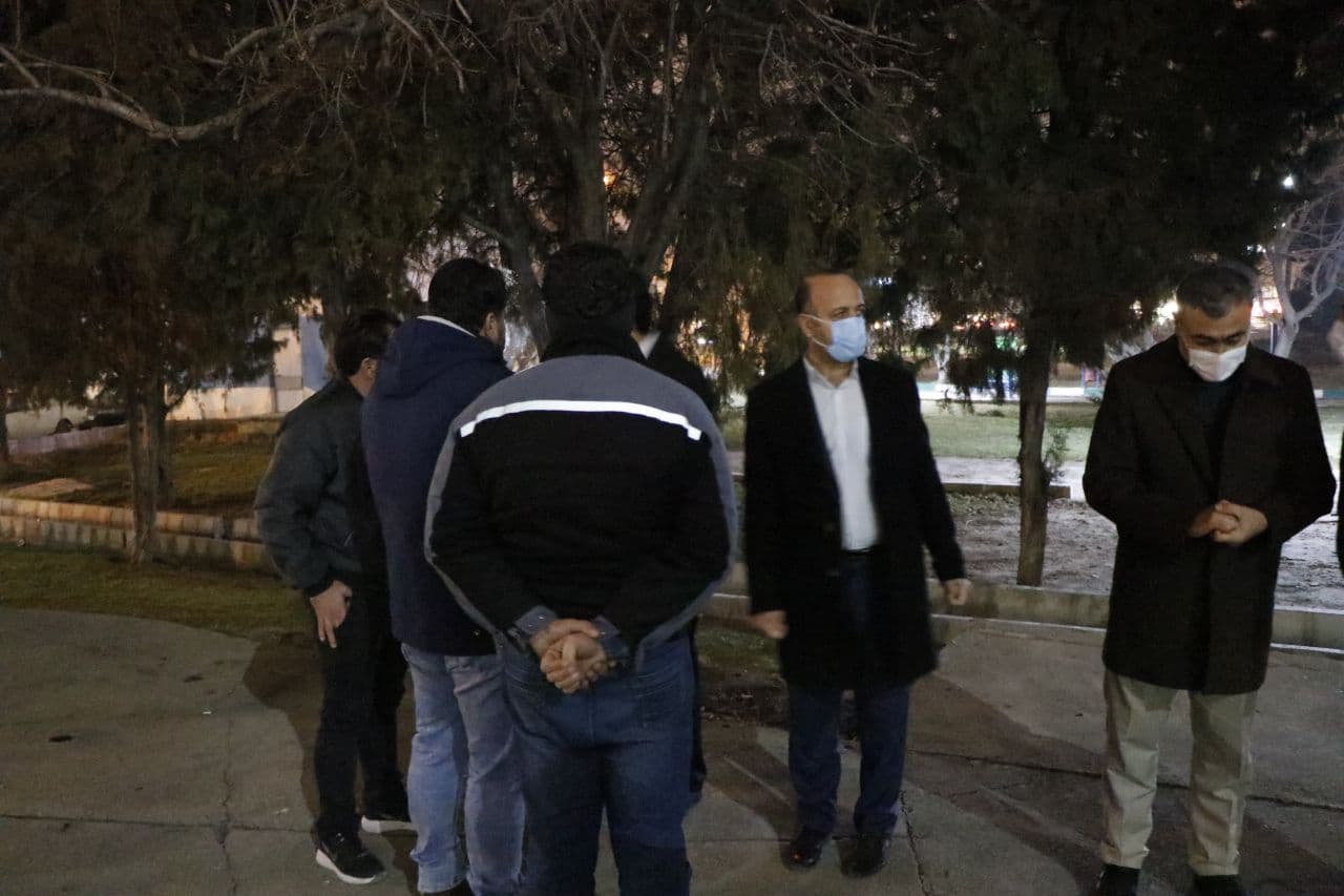 بازدید شبانه فرماندار شهرستان بوکان از گرمخانه شهرداری و مکان برگزاری جلسات انجمن NA