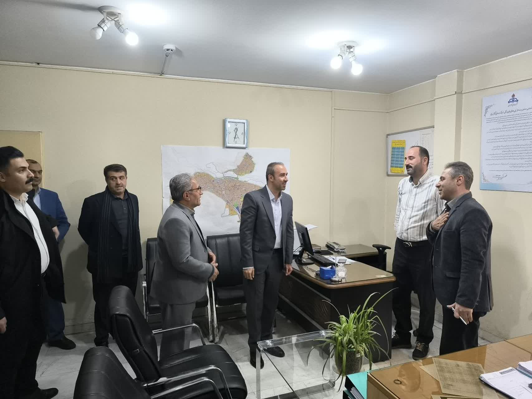 بازدید سرزده فرماندار بوکان از اداره گاز شهرستان بوکان