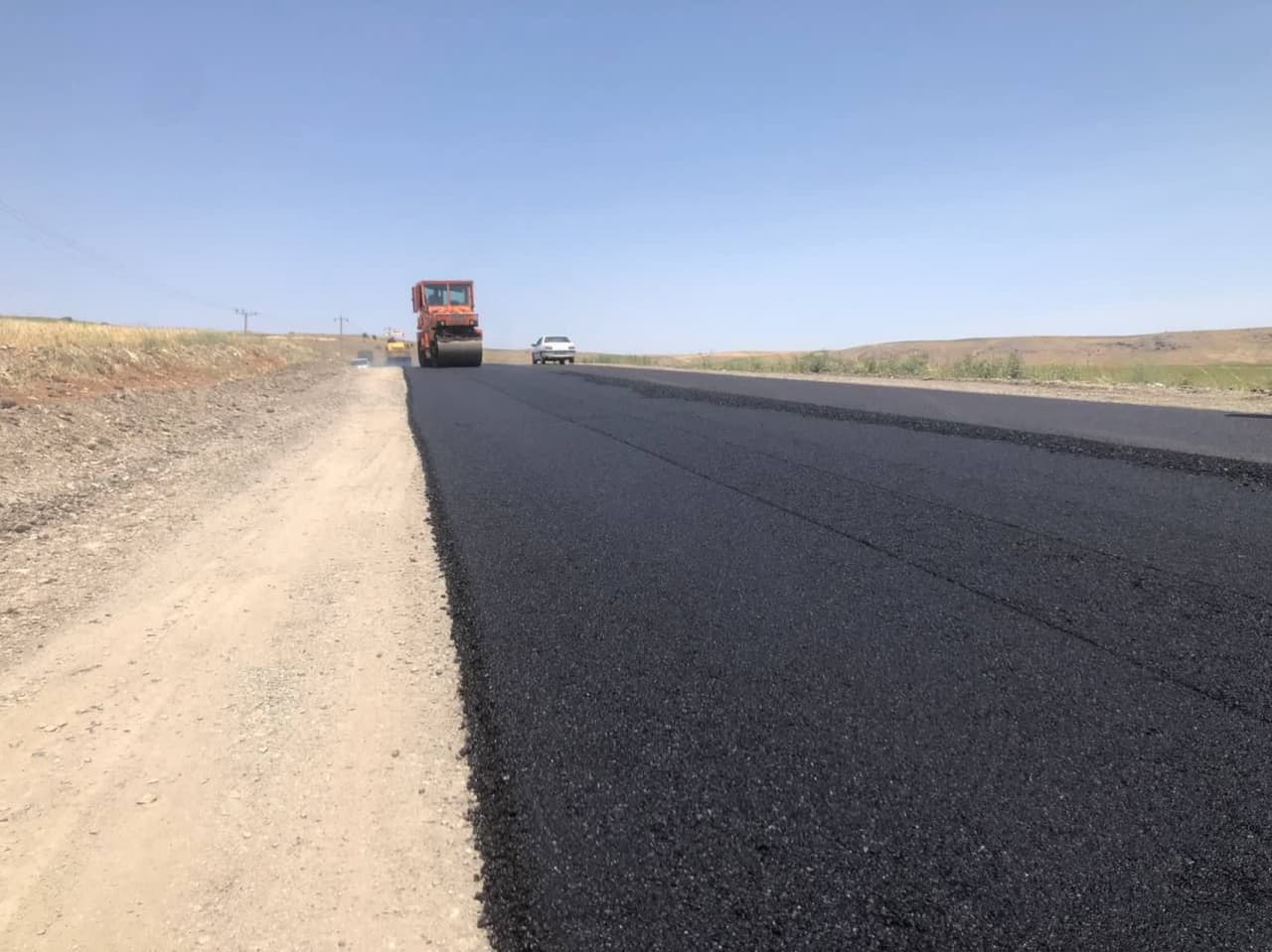 💢پروژه لکهگیری و روکش آسفالت محور نوبار قطعه 2 در شهرستان بوکان