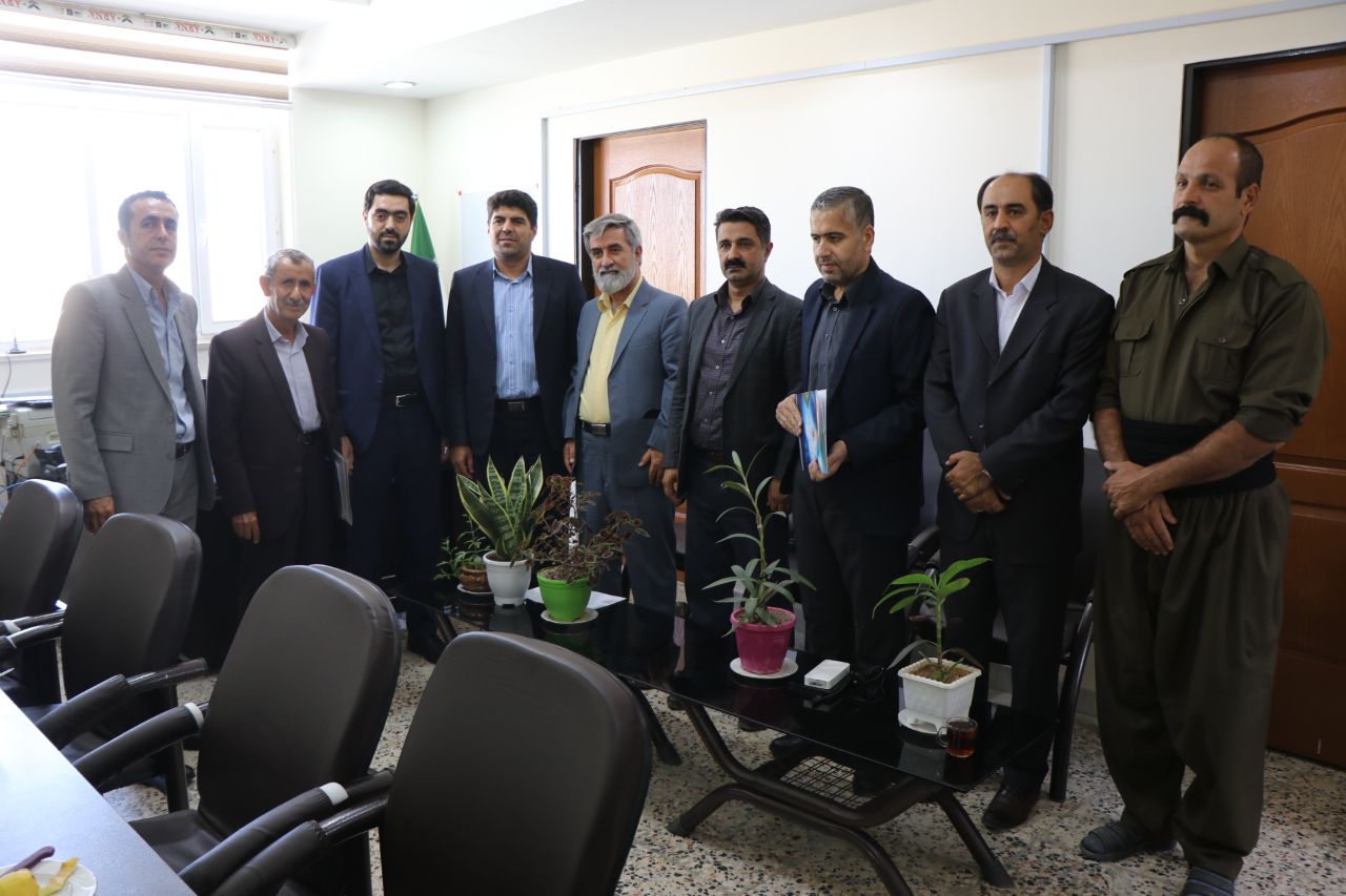 این جلسه با حضور اسکندری فرماندار شهرستان بوکان، دادستان و اعضای انجمن در محل اداره زندان بوکان تشکیل شد