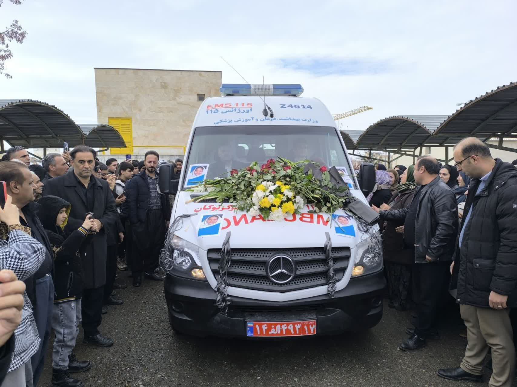 تجلی همدلی و انسانیت مردم بوکان در مراسم وداع با دیانا اسماعیلی دانش‌آموز بوکانی