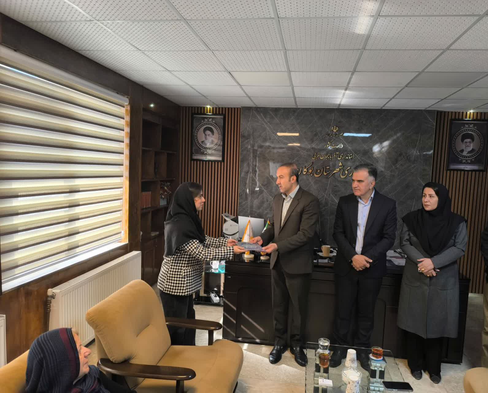 💢 تجلیل فرماندار بوکان از پرستاران برتر کشوری