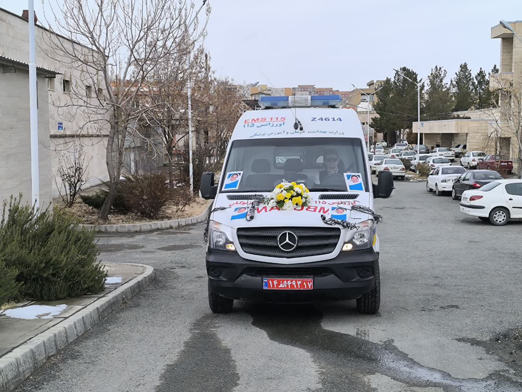 تجلی همدلی و انسانیت مردم بوکان در مراسم وداع با دیانا اسماعیلی دانش‌آموز بوکانی