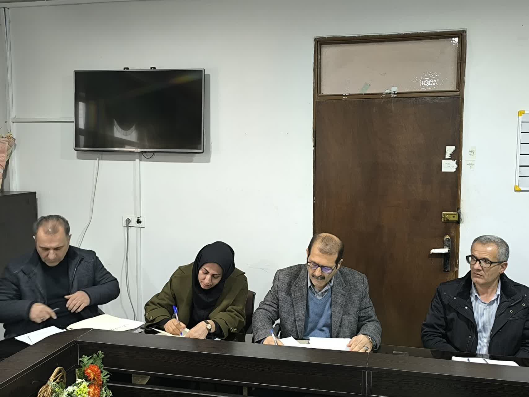 برگزاری جلسه شورای آرد و نان شهرستان با محوریت ساماندهی و نظارت بر توزیع آرد و نانوایی‌ها