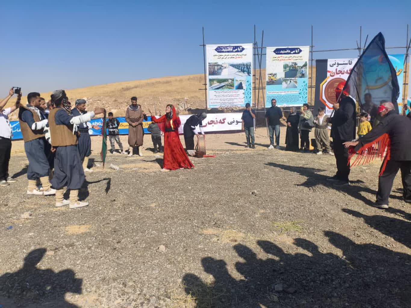 💢جشنواره پاییزه بوکان با حضور هنرمندان و ورزشکاران دو استان برگزار شد