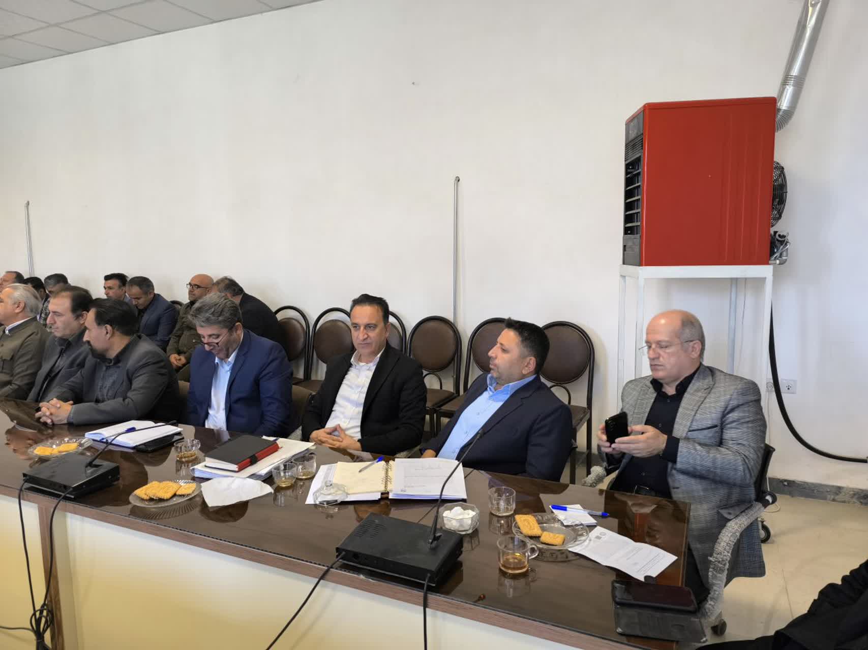 💢برگزار جلسه شورای اداری شهرستان در شهر سیمینه