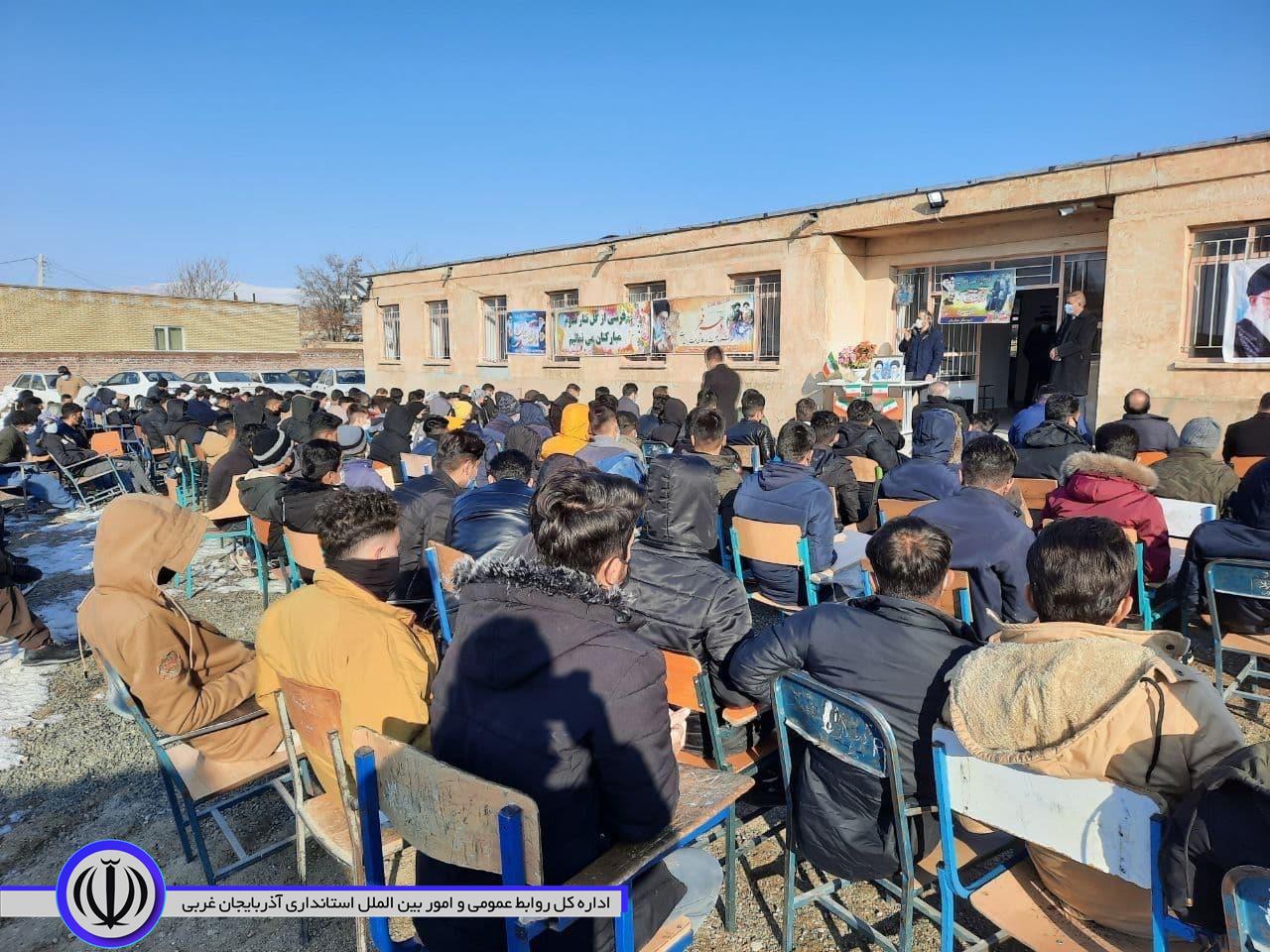 مراسم زنگ انقلاب در مدرسه ستارخان شهر سیمینه