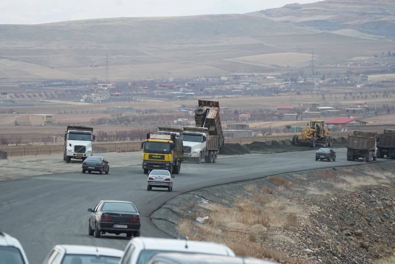 استاندار آذربایجان‌غربی از روند اجرای پروژه کنارگذر شهر بوکان بازدید کرد.