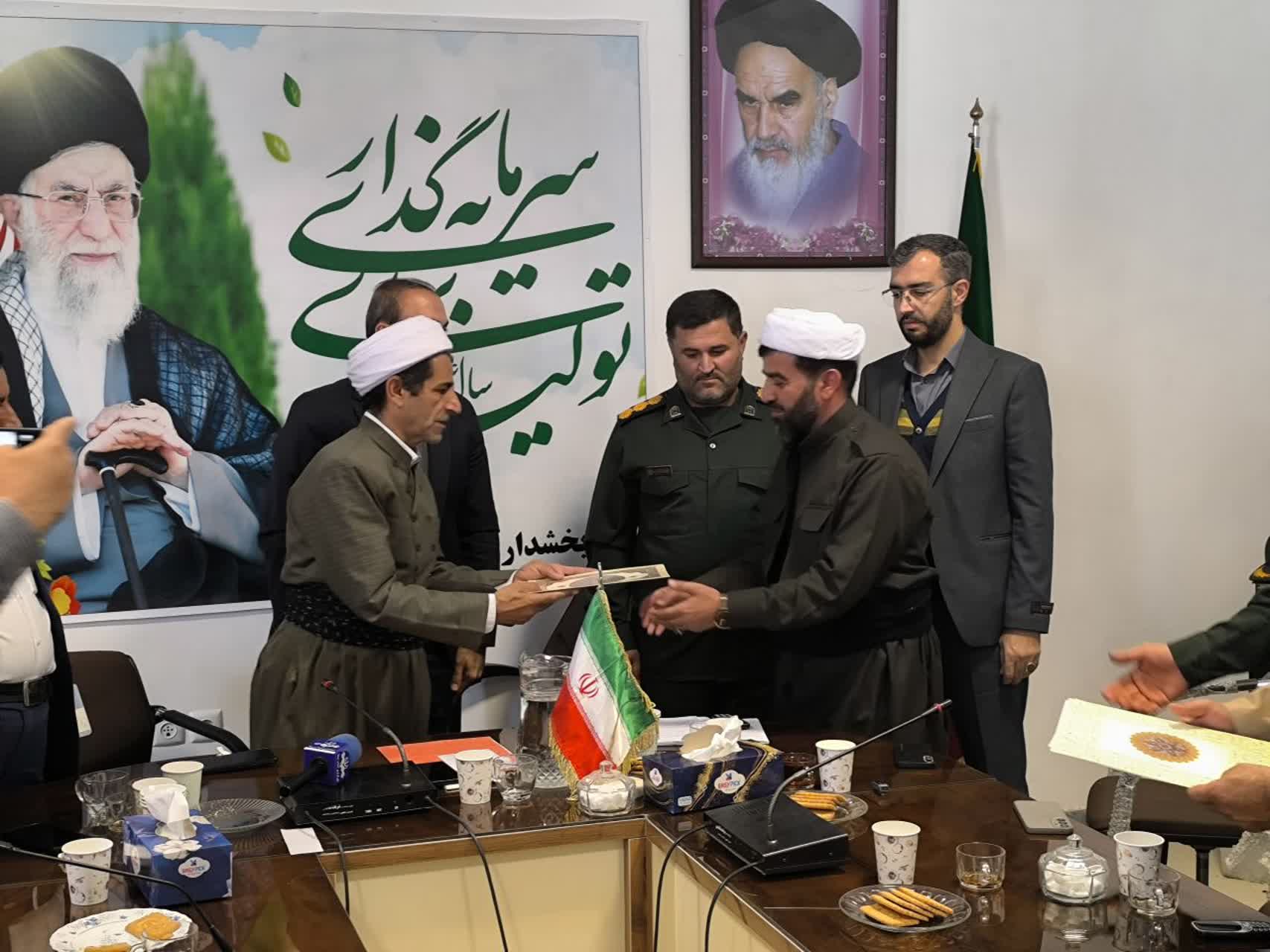 💢برگزار جلسه شورای اداری شهرستان در شهر سیمینه