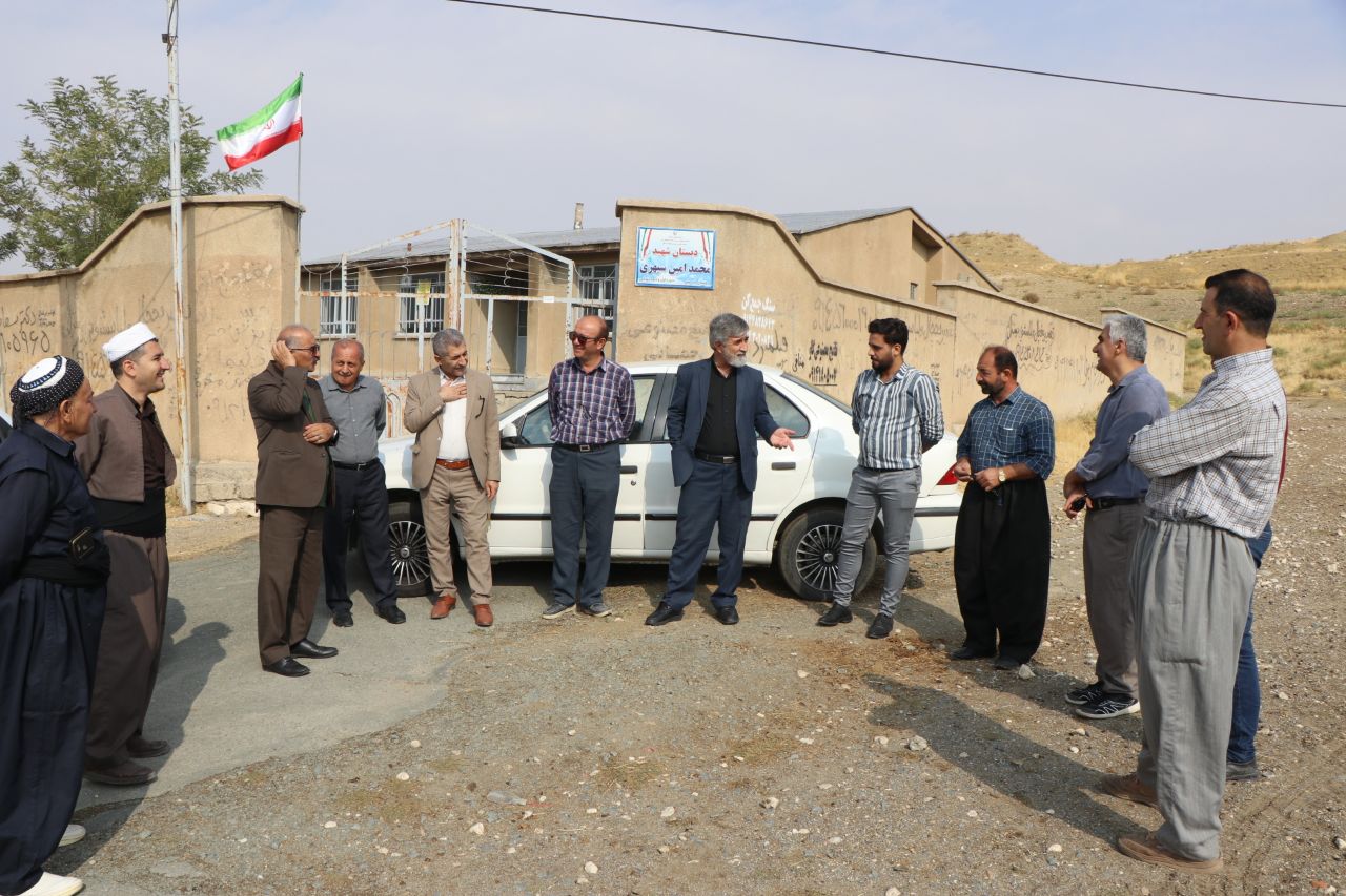 🇮🇷بازدید فرماندار شهرستان بوکان از مدرسه روستای قرمیش